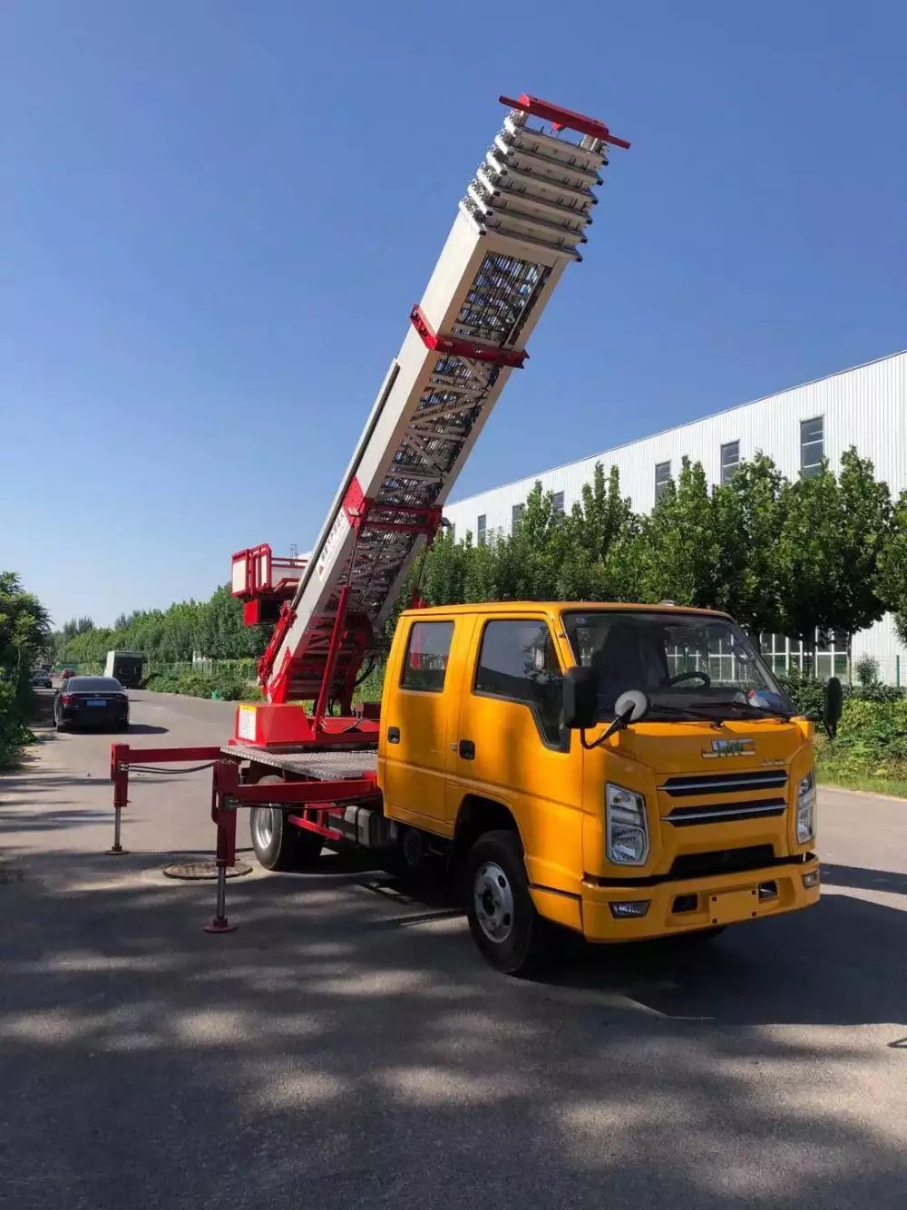 新河县附近的云梯车出租服务：轻松解决高空作业需求