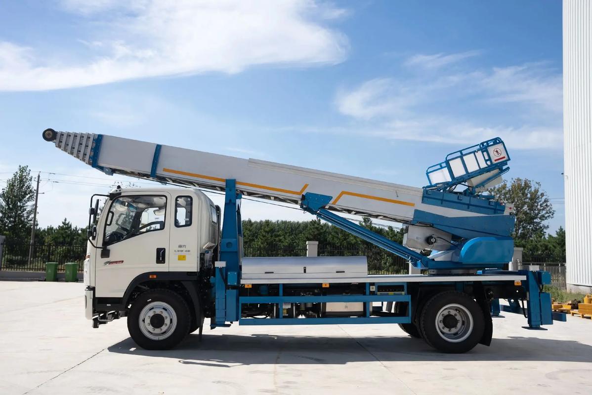 新河县云梯上料车租赁费用