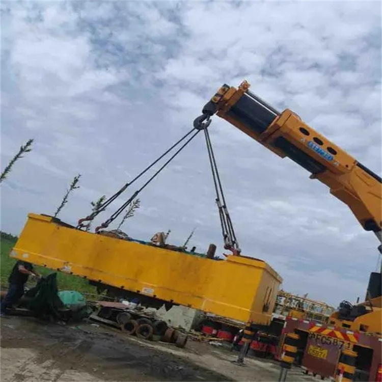 新河县随车吊吊集装箱怎么吊