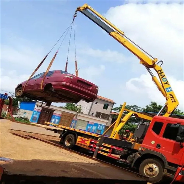 新河县吊车吊汽车的正确方法